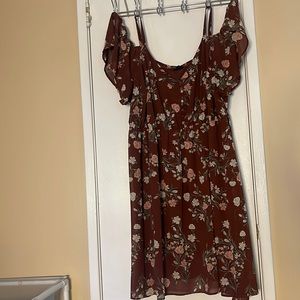 Torrid size 4 off the shoulder floral dress. Super light weight and adorable